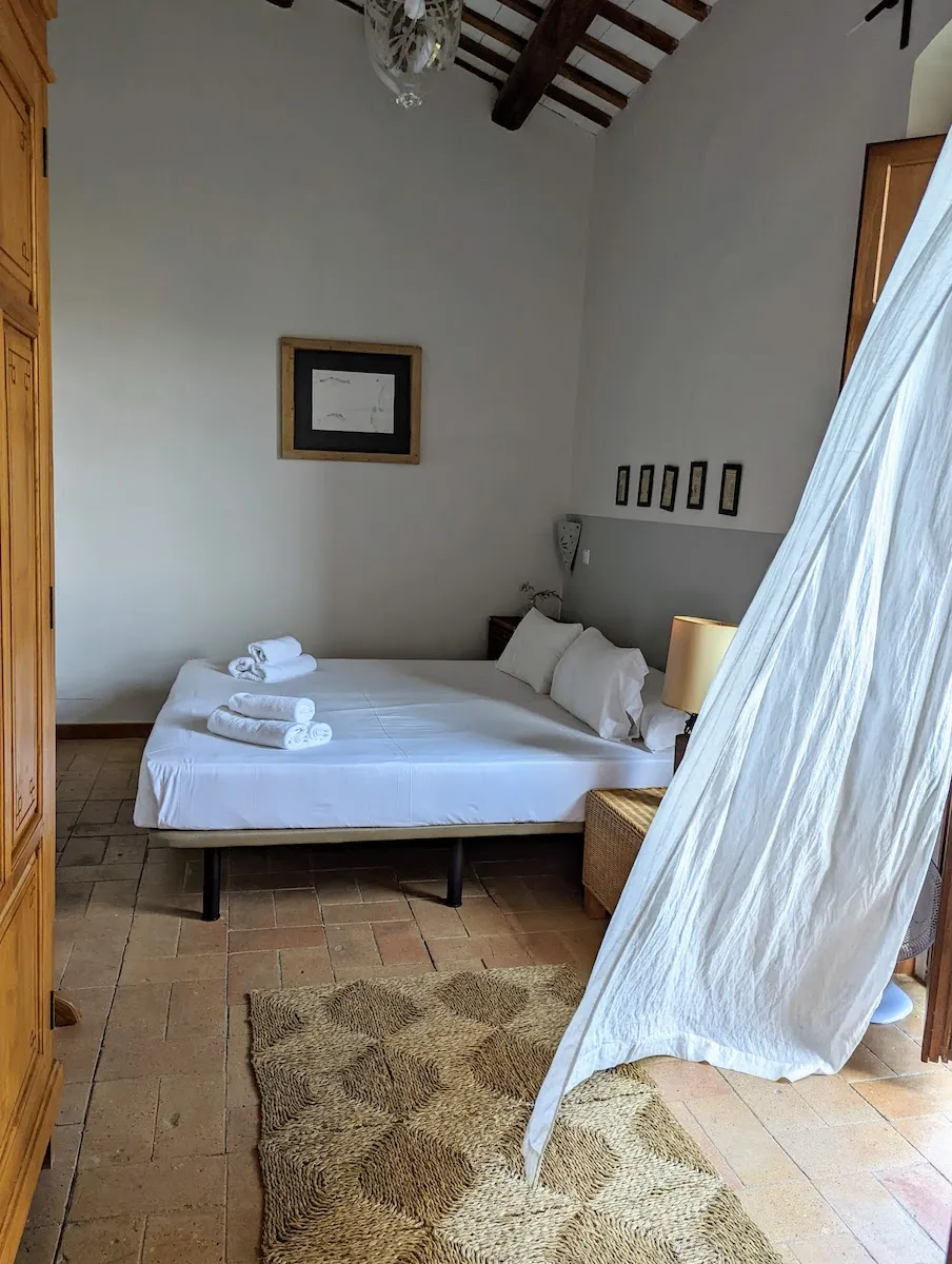 Spanish-Villa-Bedroom